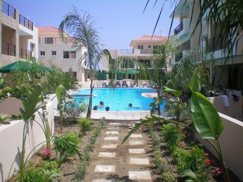 Kiti Apartment | 103 ELEGANT 2 bed apartment with free Wifi, AC, pool & gym!