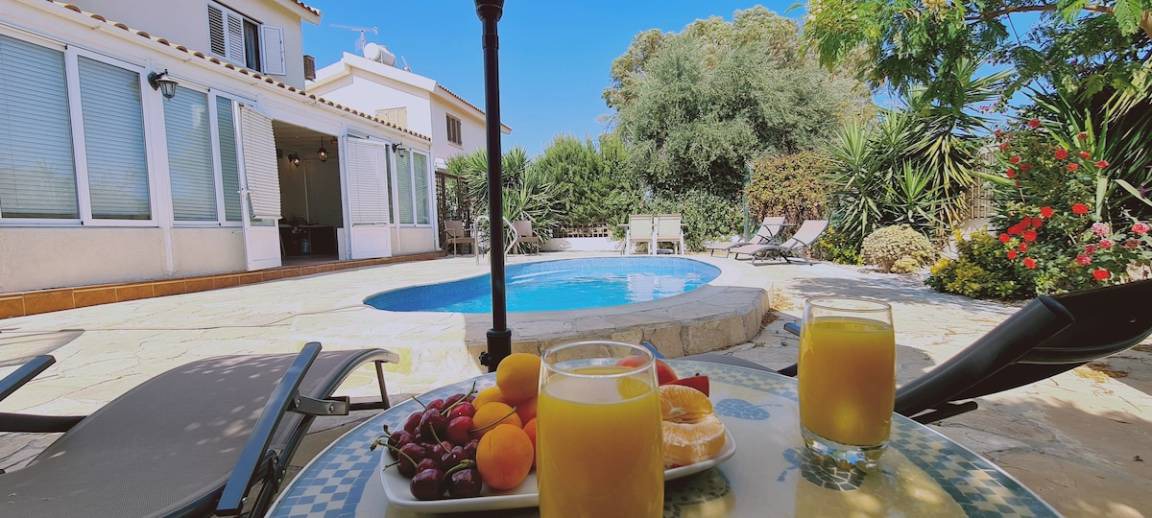 Ayia Thekla Villa | 130 m² Villa ∙ 3 bedrooms ∙ 6 guests