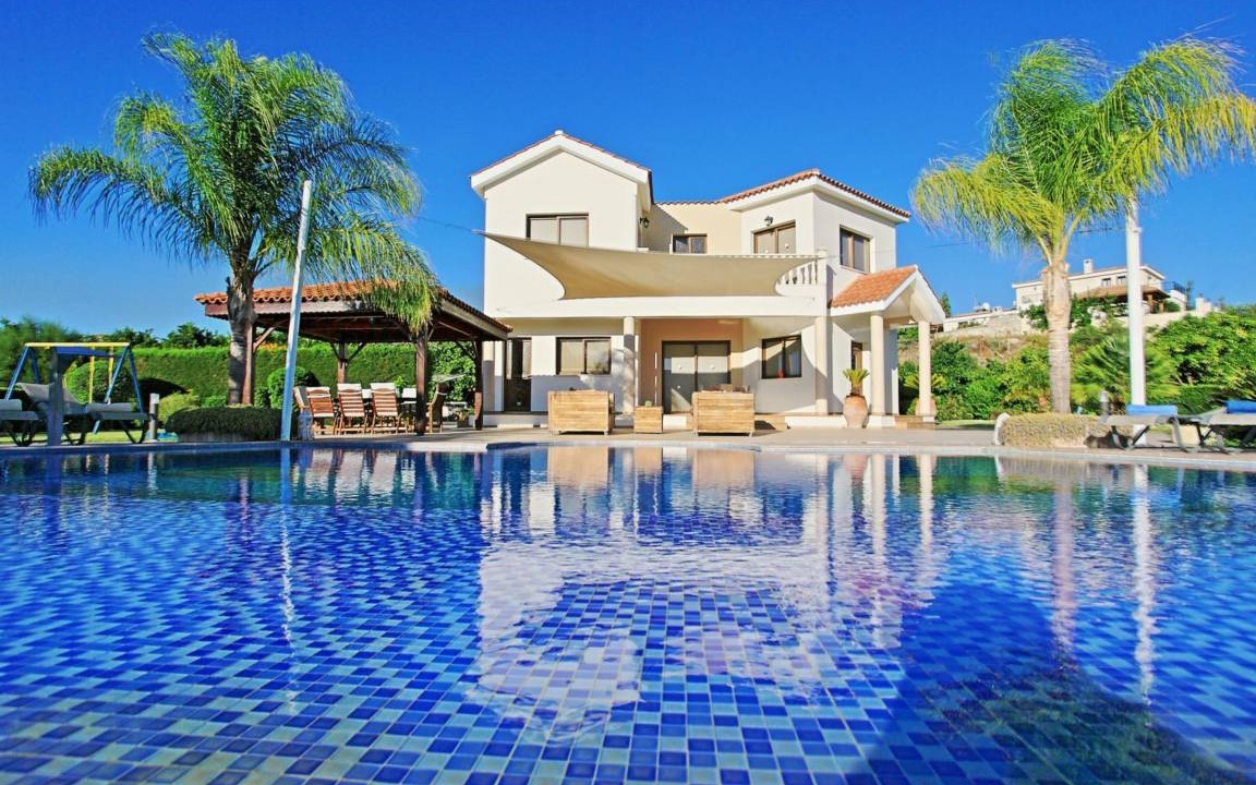 Pano Arodhes Villa | 140 m² Villa ∙ 4 bedrooms ∙ 8 guests