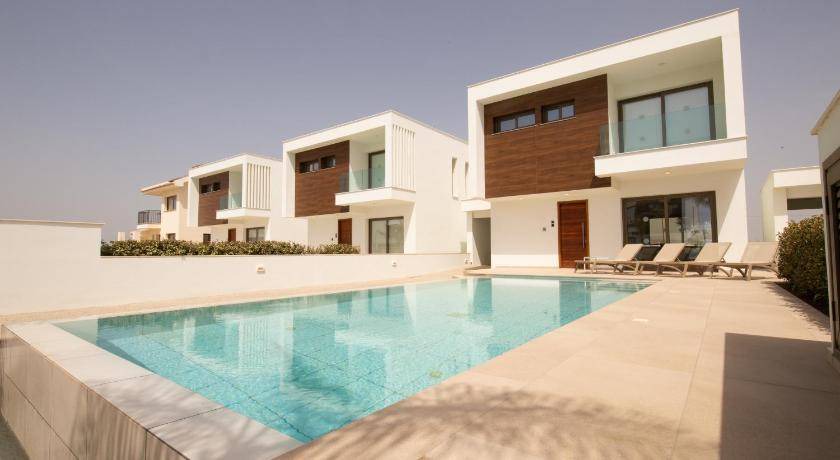 Softades Villa | 150 m² Villa ∙ 3 bedrooms ∙ 6 guests