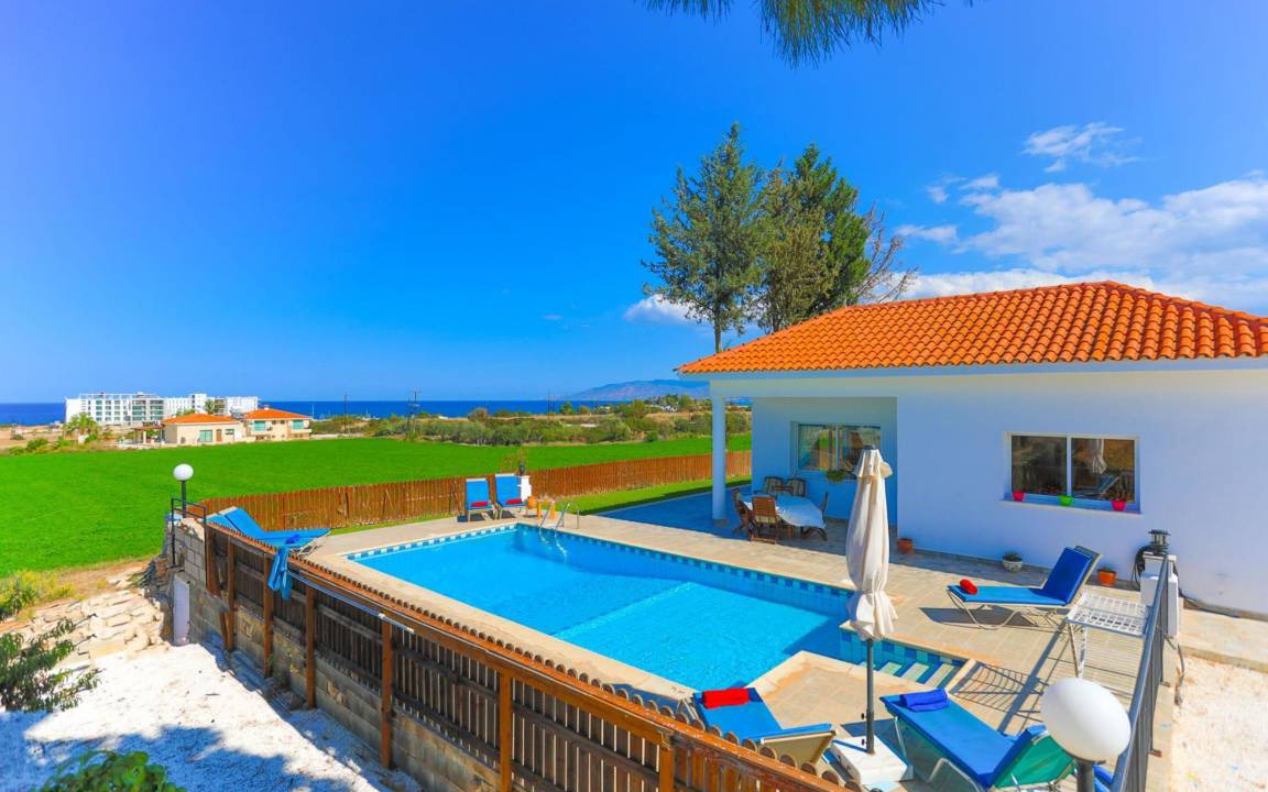 Latchi Villa | 170 m² Villa ∙ 3 bedrooms ∙ 6 guests