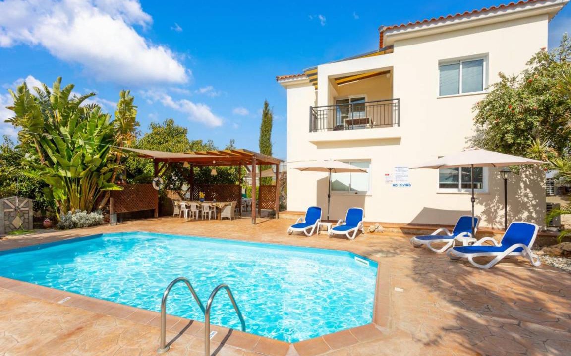 Argaka Villa | 170 m² Villa ∙ 4 bedrooms ∙ 9 guests