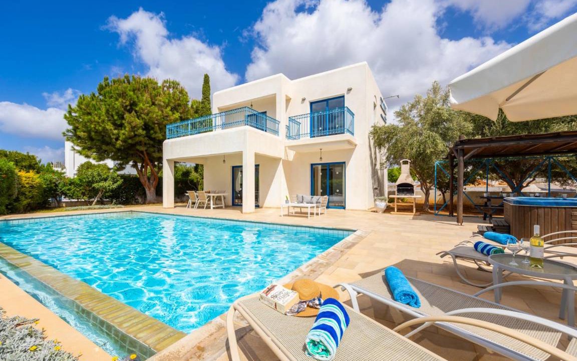 Agios Georgios Pegeias Villa | 180 m² Villa ∙ 3 bedrooms ∙ 7 guests