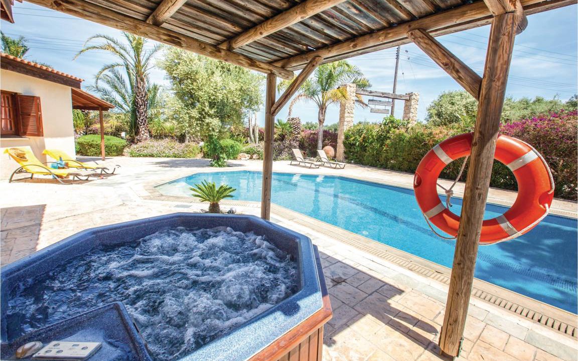 Polis House | 180 m² House ∙ 3 bedrooms ∙ 6 guests