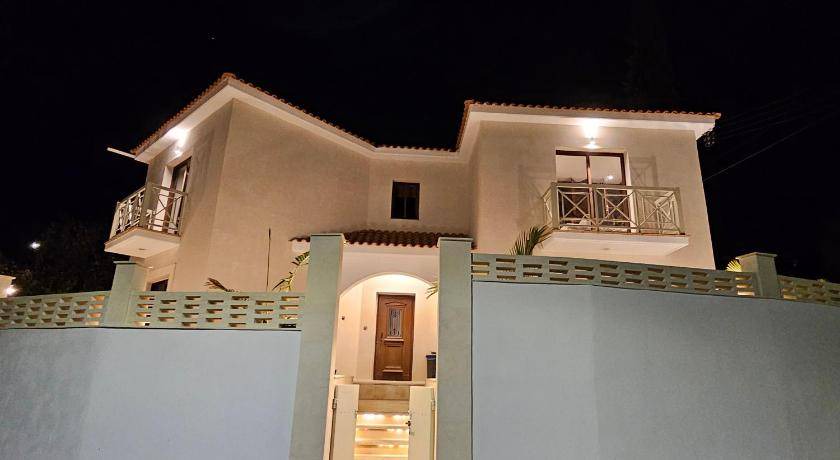 Agios Tychon Villa | 180 m² Villa ∙ 3 bedrooms ∙ 6 guests