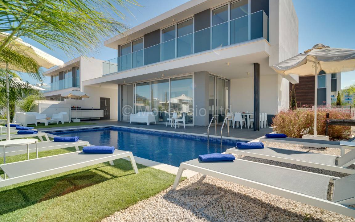 Protaras Villa | 180 m² Villa ∙ 5 bedrooms ∙ 10 guests