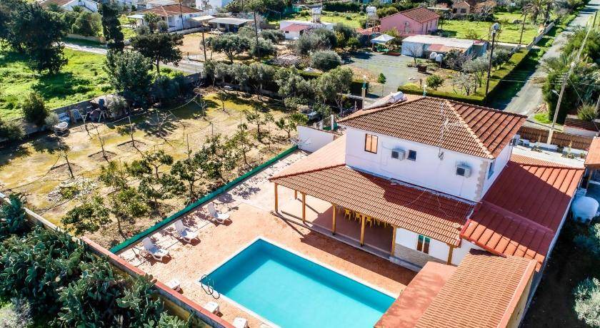 Pervolia Villa | 190 m² Villa ∙ 4 bedrooms ∙ 8 guests