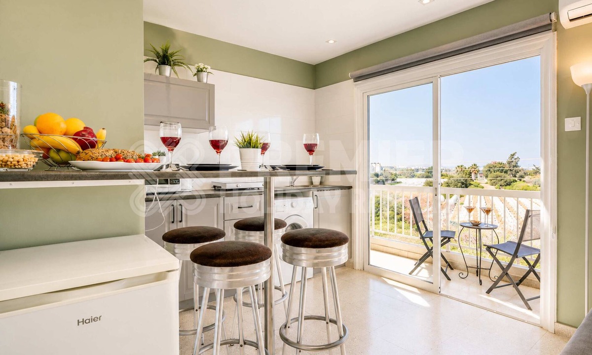 Pernera Apartment | 1BR Apartment Near Beach - Suze by Premier