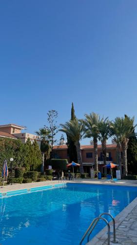 Universal House | 2-Bedroom Townhouse with Pool in Paphos