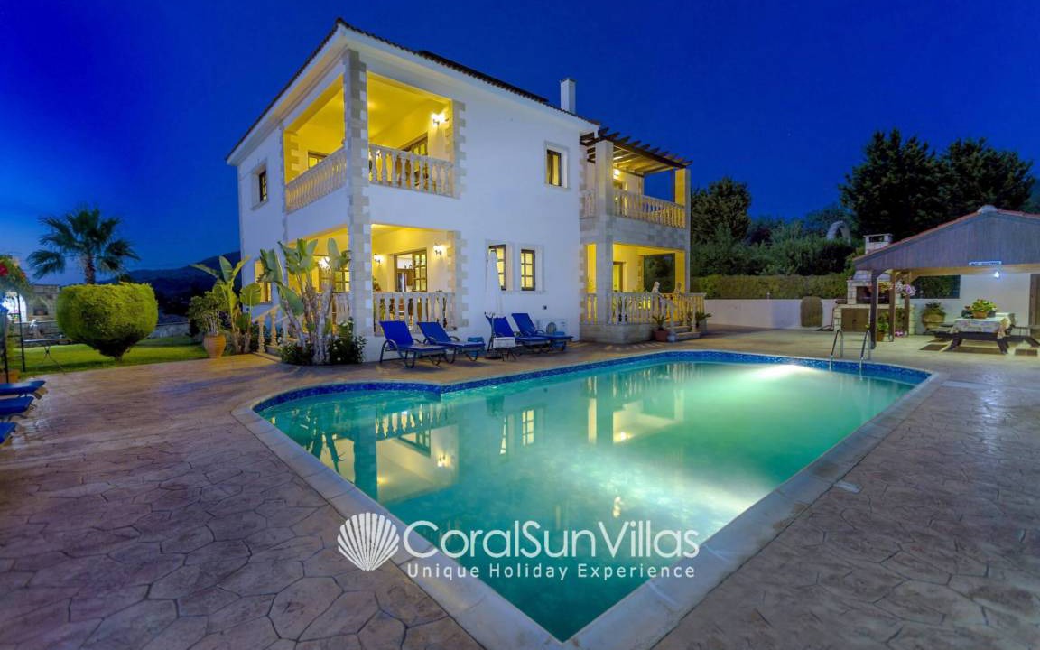Ayia Marina Chrysochous Villa | 200 m² Villa ∙ 4 bedrooms ∙ 10 guests