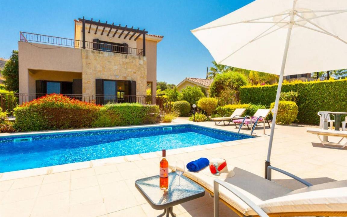 Latsi Villa | 200 m² Villa ∙ 3 bedrooms ∙ 6 guests
