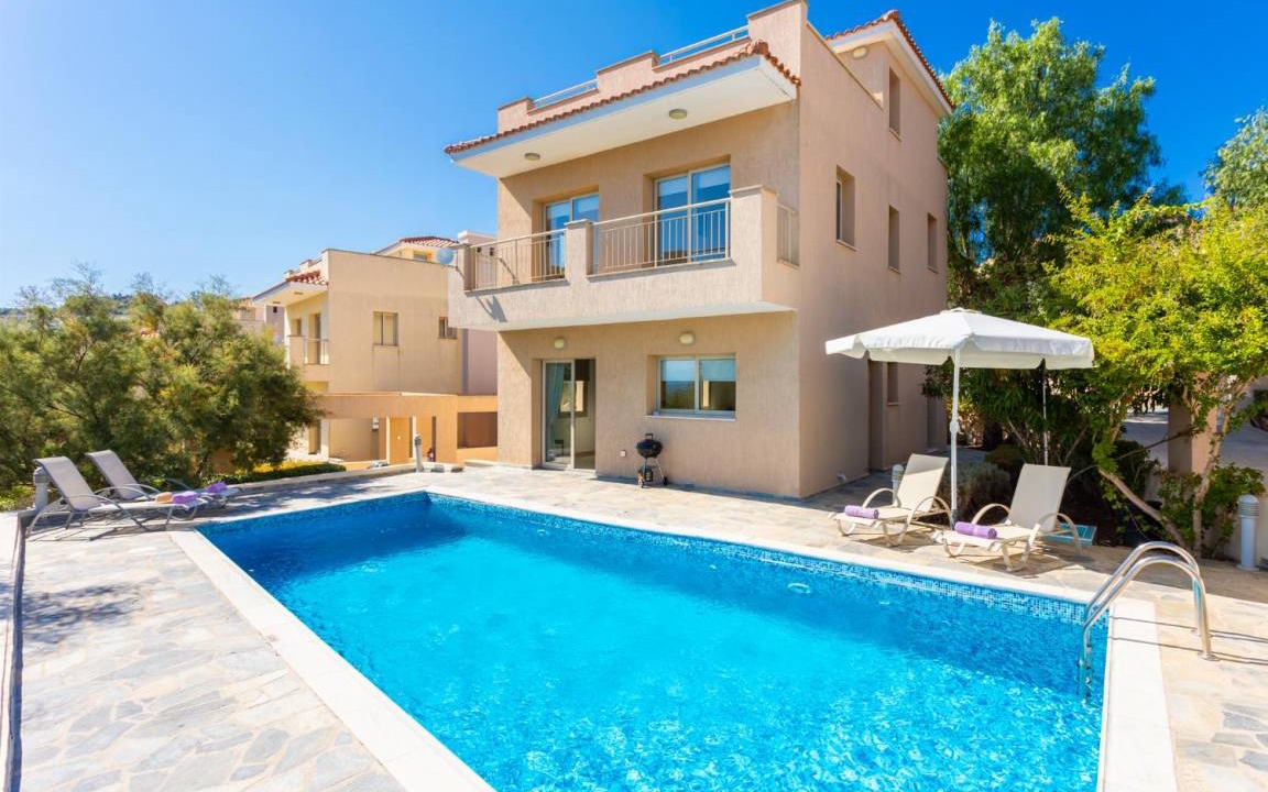 Droushia Villa | 200 m² Villa ∙ 4 bedrooms ∙ 8 guests