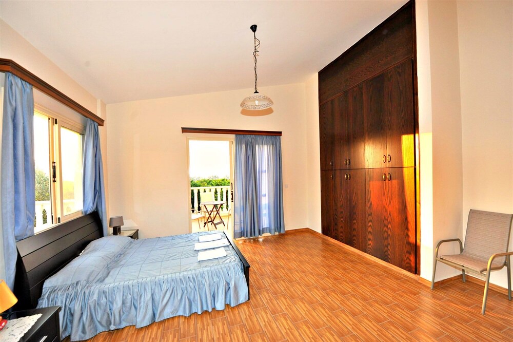 Argaka Villa | 200m to Argaka Beach - 4 Bed Villa - Private Swmming Pool - Wifi