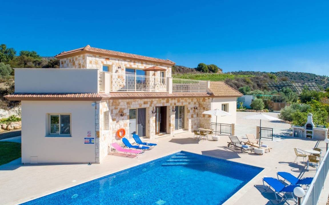 Pano Arodhes Villa | 210 m² Villa ∙ 4 bedrooms ∙ 9 guests