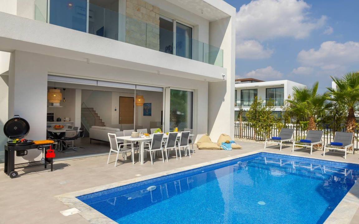 Protaras Villa | 210 m² Villa ∙ 6 bedrooms ∙ 12 guests