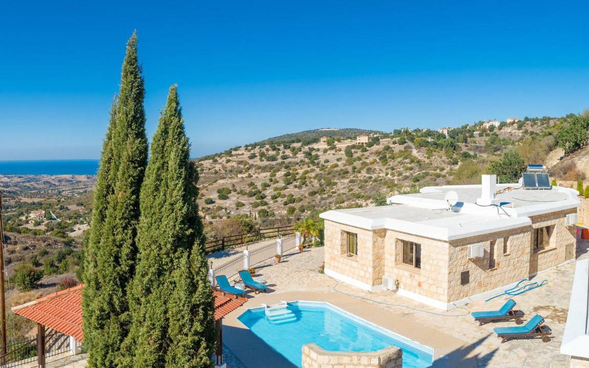 Peristerona Villa | 225 m² Villa ∙ 3 bedrooms ∙ 7 guests