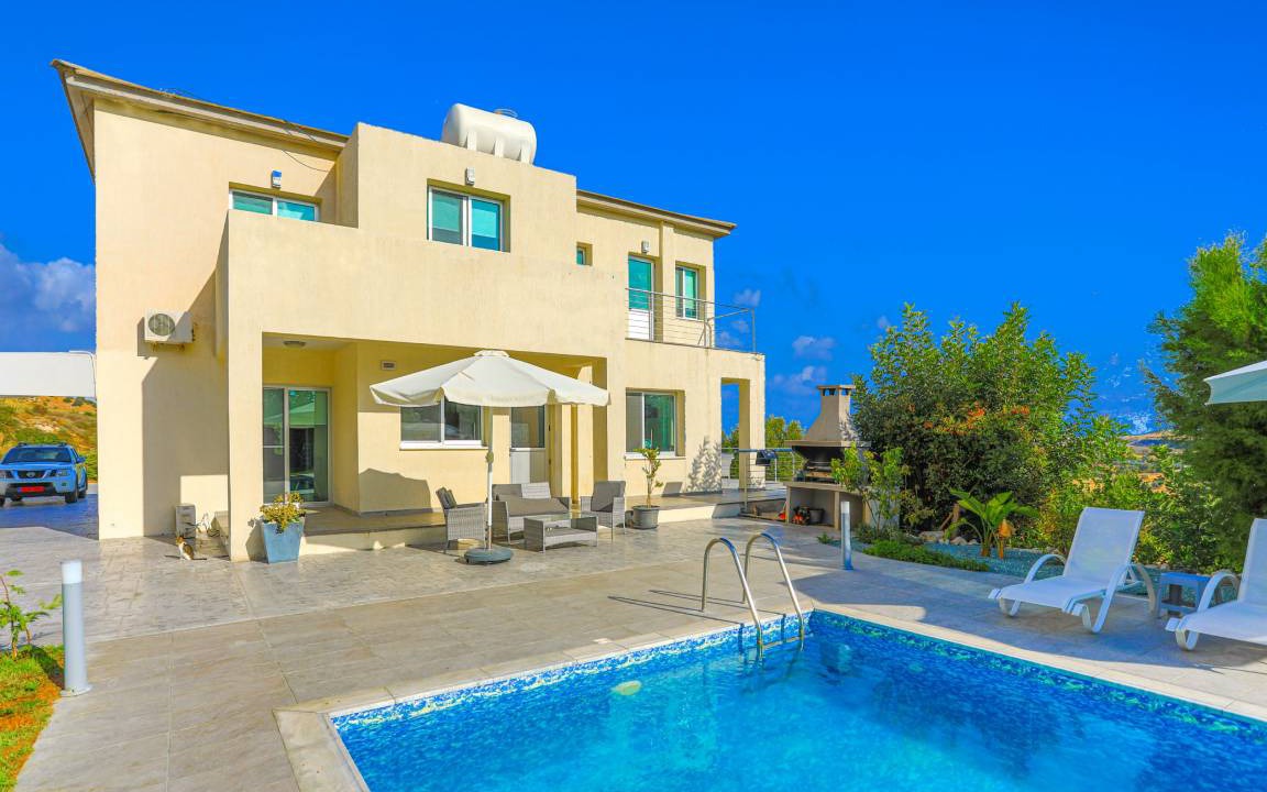 Goudi Villa | 250 m² Villa ∙ 4 bedrooms ∙ 7 guests