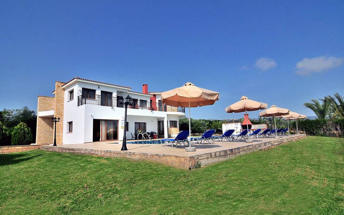Sea Caves Villa | 280 m² Villa ∙ 5 bedrooms ∙ 11 guests