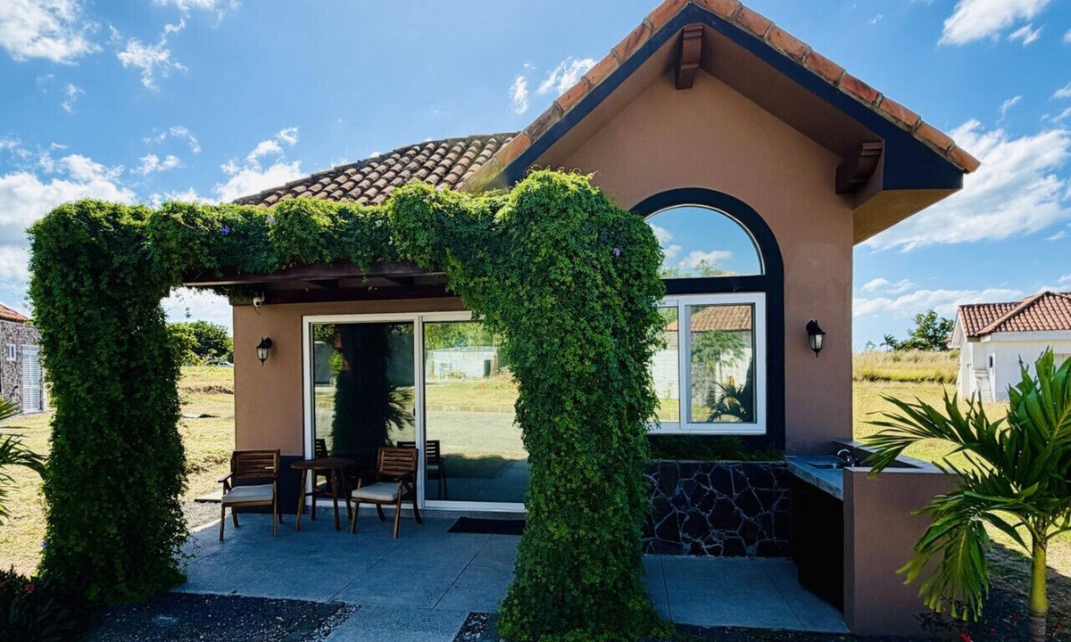 San Diego House | 2BR Modern Solar Tiny Home Near the Beach by Veritas Pacifica T16