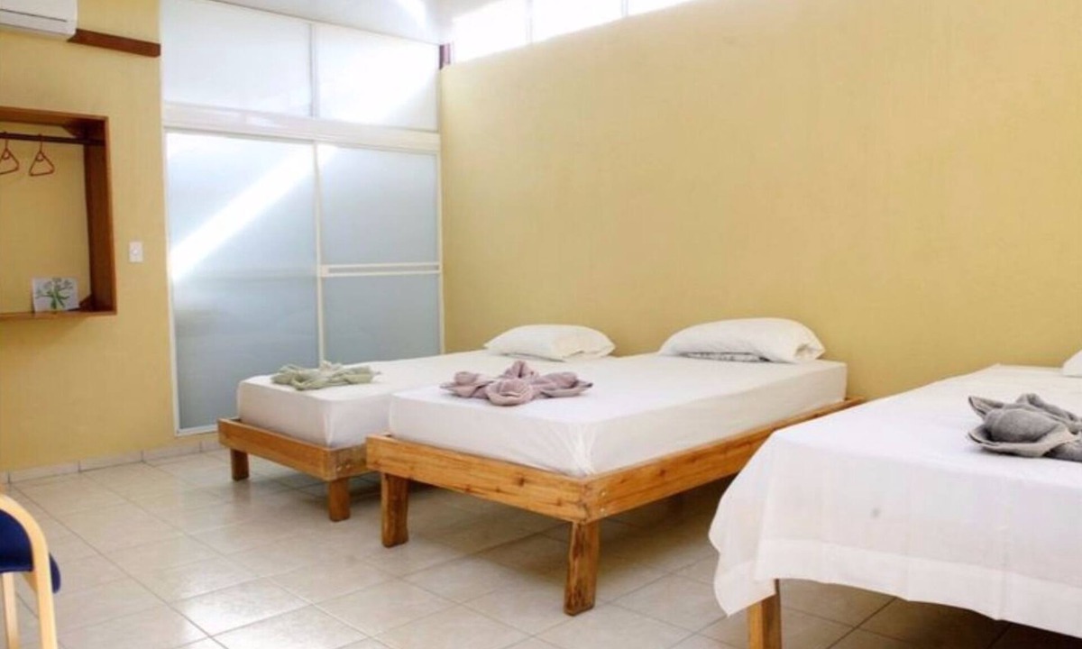Managua Bed & Breakfast | 3-D ROOM - 2 SINGLE BEDS