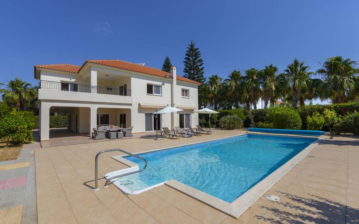 Pervolia Villa | 320 m² Villa ∙ 5 bedrooms ∙ 10 guests