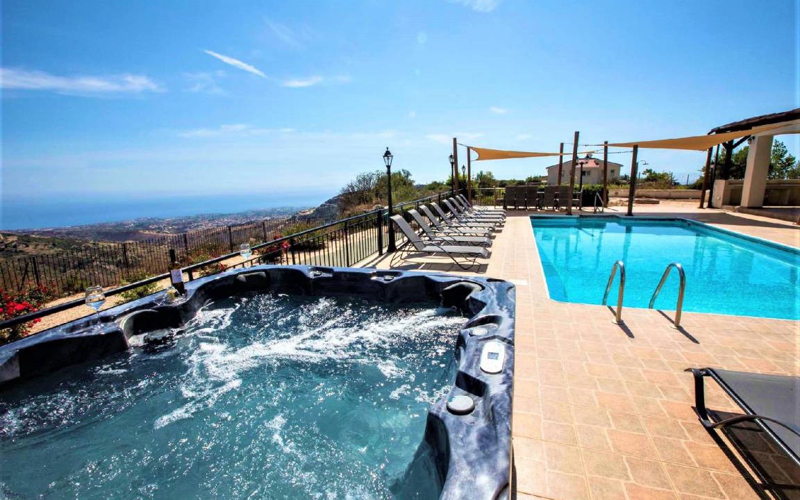 Kathikas House | 350 m² House ∙ 6 bedrooms ∙ 12 guests