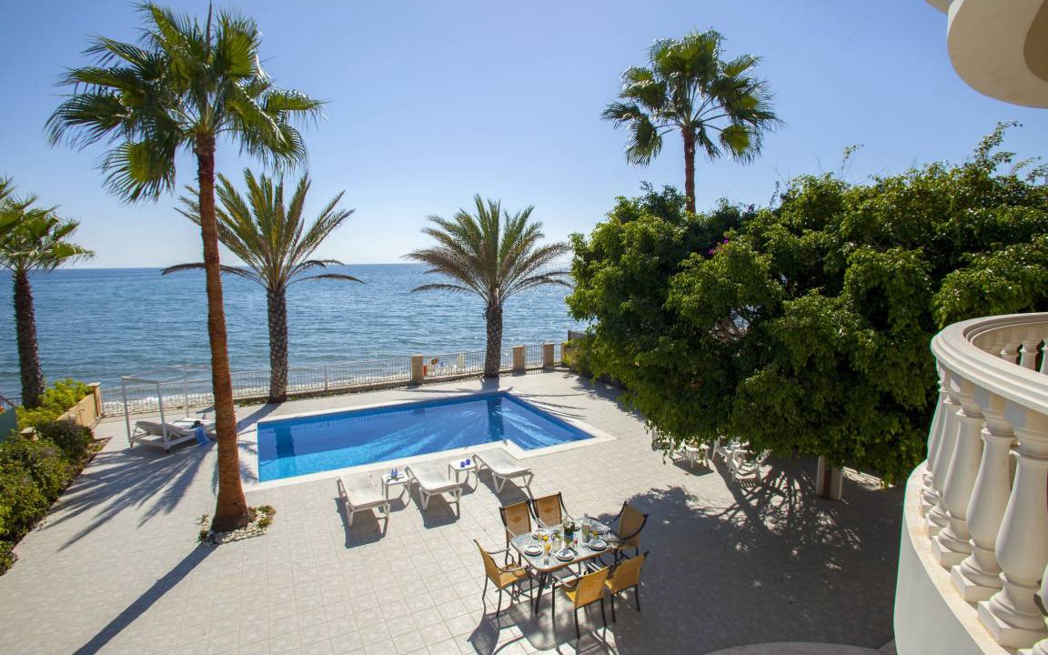 Larnaca Villa | 350 m² Villa ∙ 5 bedrooms ∙ 10 guests