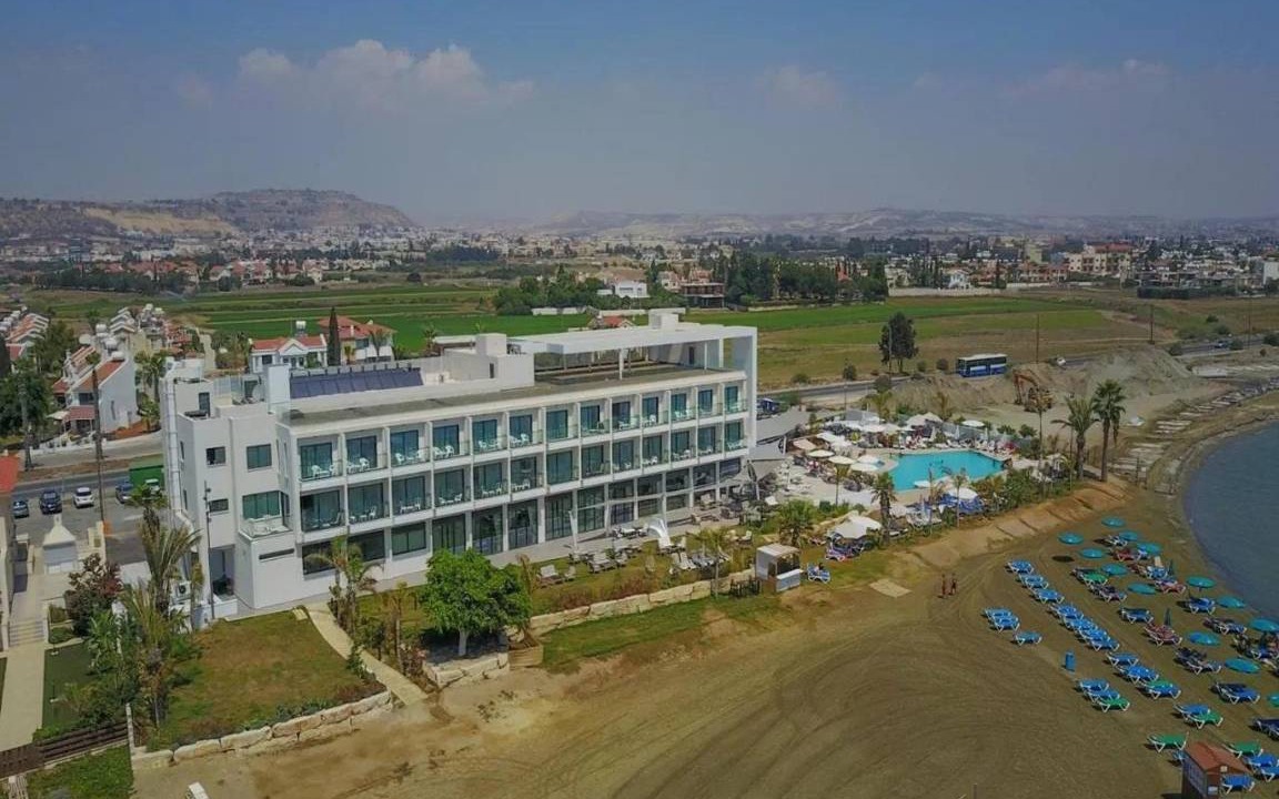 Oroklini Hotel | 37 m² Hotel ∙ 127 guests