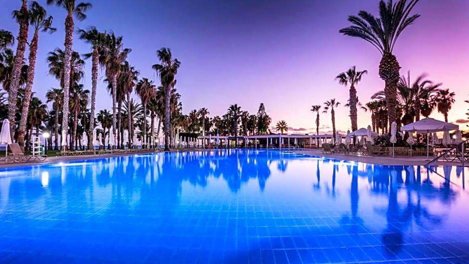 Geroskipou Hotel | 4-Star Hotel ∙ Louis Phaethon Beach