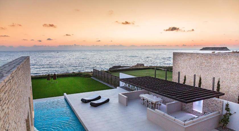 Agios Georgios Pegeias Resort | 400 m² Resort ∙ 6 bedrooms ∙ 12 guests