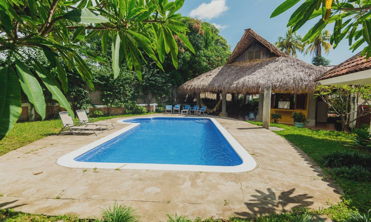 San Juan del Sur House | 5 min from the beach! Spacious family retreat house with pool and cozy spaces.