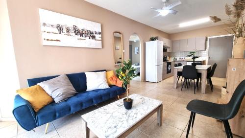 Skala House | 5 Min Walk to Beach, Perfect Seaside Escape 3BR Shared Apartment