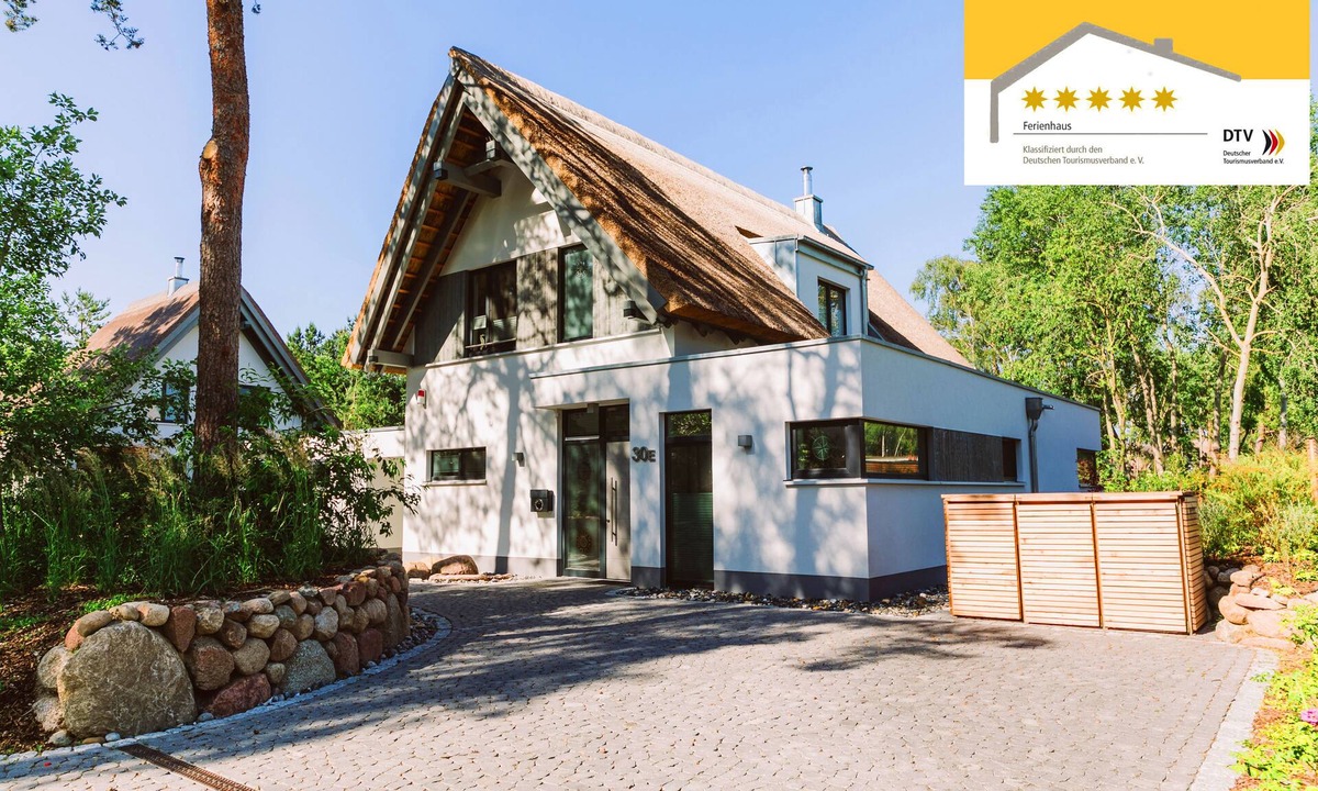 Karlshagen House | 5 * star beach house (new from 2017), outdoor whirlpool, sauna, WiFi, wellness