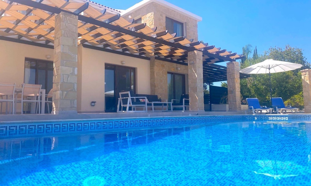 Pegeia Villa | A Relaxing, Perfectly located Villa in Coral Bay