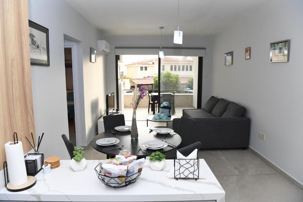 Paphos Apartment | Alexis Apartments - Nice 2-bedroom with swimming pool