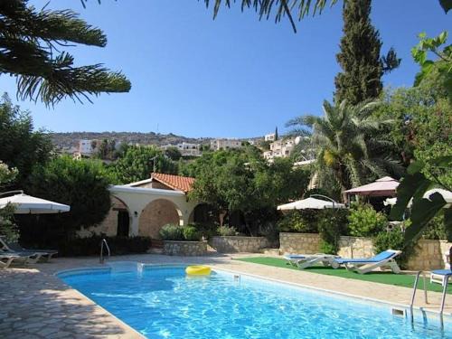 Peyia Town House | Anna Maria