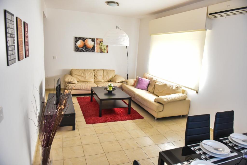 Agios Tychon Apartment | Apartment Near 4 Seasons Hotel Beach