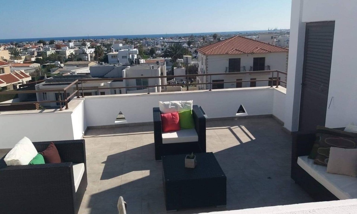 Oroklini Apartment | Apartment Sleeps 4 with Sea Views