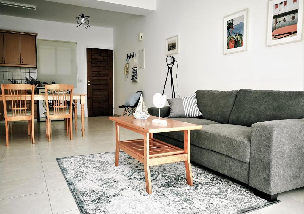 Universal Apartment | Apartment Walnut103 with pool