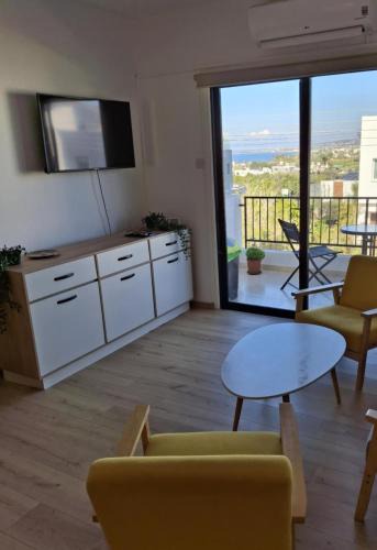 Chlorakas Apartment | Apartment with sea view!