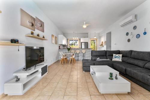 Universal Apartment | Aphrodite Gardens Apartment by Ezoria Villas