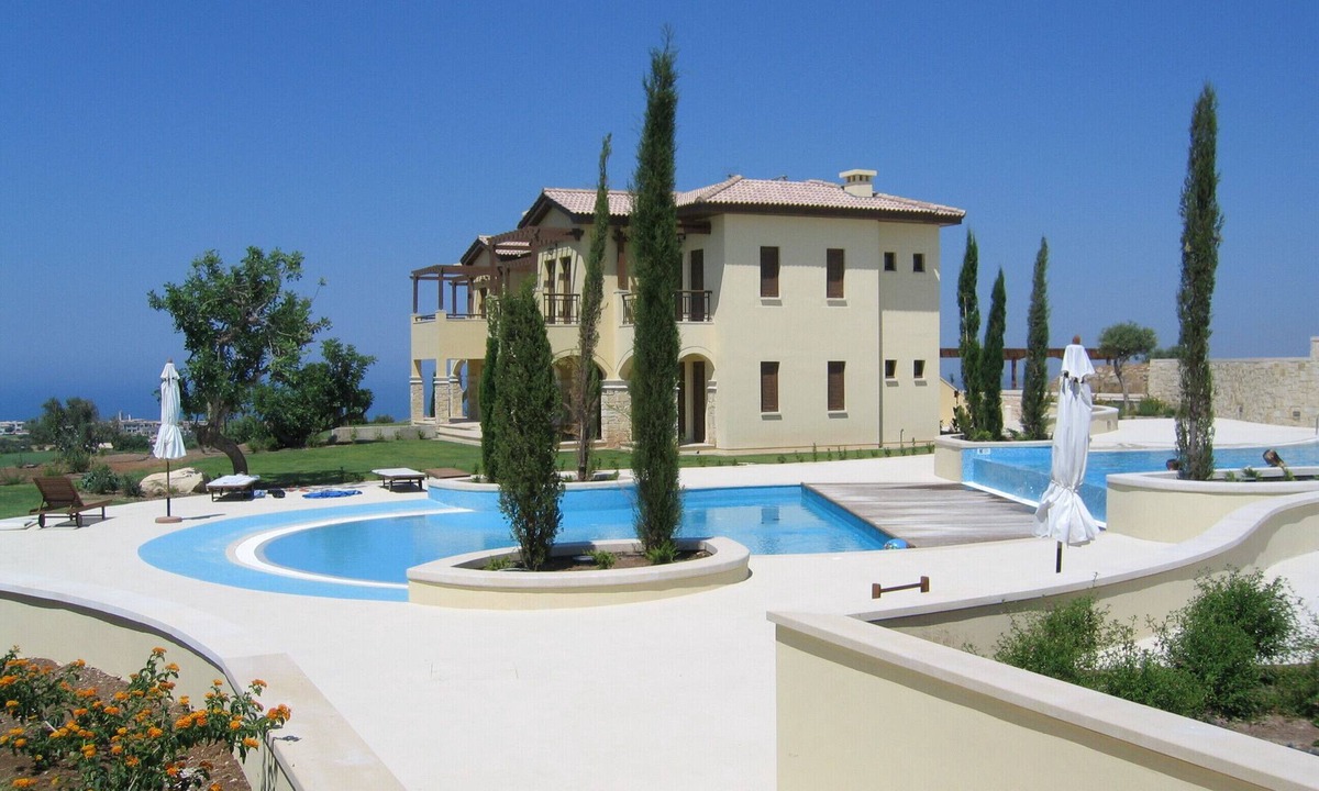 Aphrodite Hills Apartment | Aphrodite Hills Garden Apartment With Panoramic Golf & Sea Views. Free WIFI.