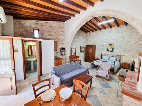 Skarinou Apartment | Aphrodite's Pool Retreat