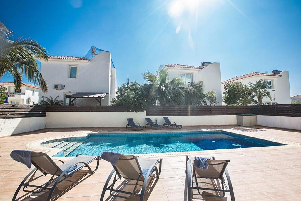 Pernera Apartment | Apt Pernera Enas - Lovely 2 Bedroom Pernera Apt - Communal Pool - Close to all Amenities