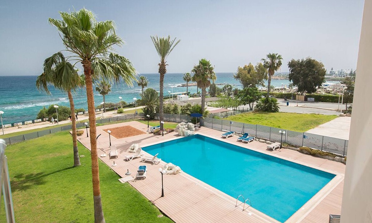Protaras Apartment | Apt. Tayla, Luxury 3BDR Protaras Apt. with Communal Pool on Fig Tree Bay Beach