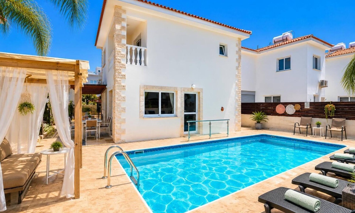 Paralimni Villa | Argiro Bright Villa - Four Bedroom Villa, Sleeps 8