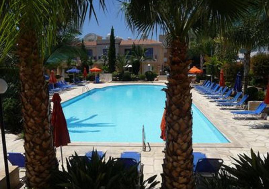 Universal Villa | Aurora Townhouse - Complimentary Paphos Airport Transport