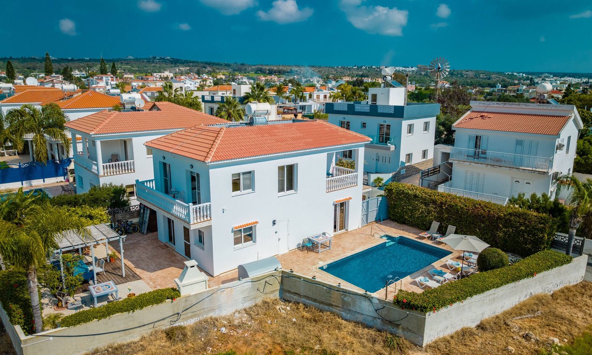 Ayia Napa Villa | AyiaNapa 3 bd Villa - 3 min to Nissi Avenue and 5 min to sandy beach.