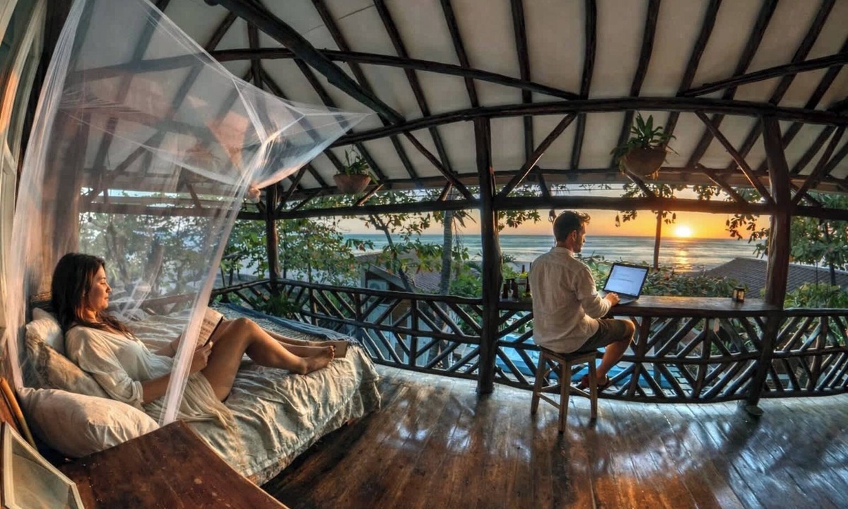 Pochomil House | Balcony Bedroom w Romantic Sunsets - AC - Pool