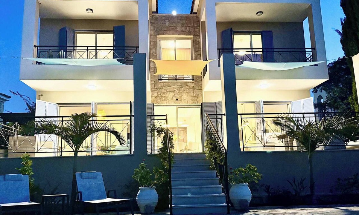 Neo Chorio House | Beachside 5-Bed Villa with Private Pool
